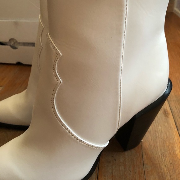 Express White Western Booties - Picture 2 of 6